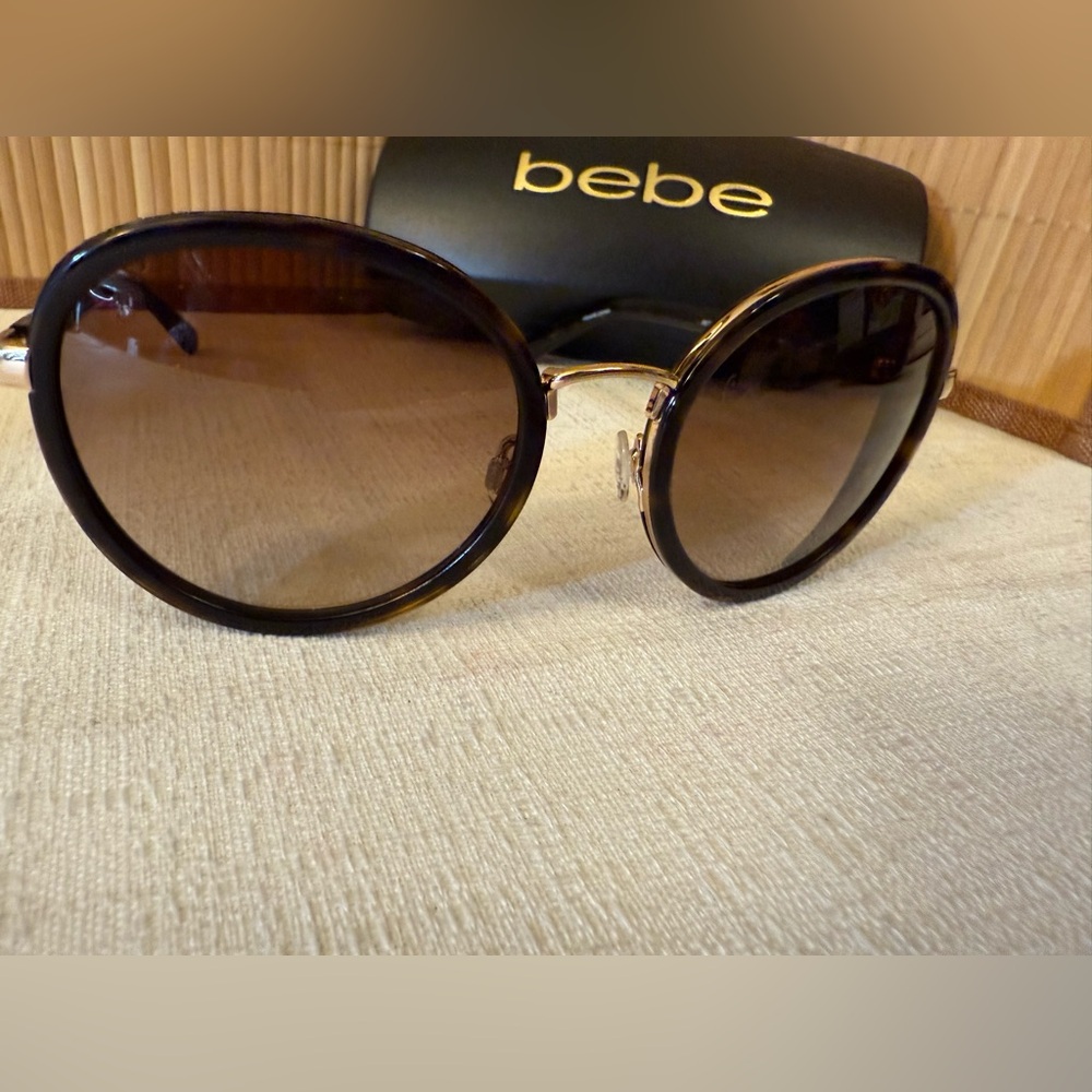 Bebe Tortoise Sunglasses BB7213 (214) with flaws - Picture 2 of 10